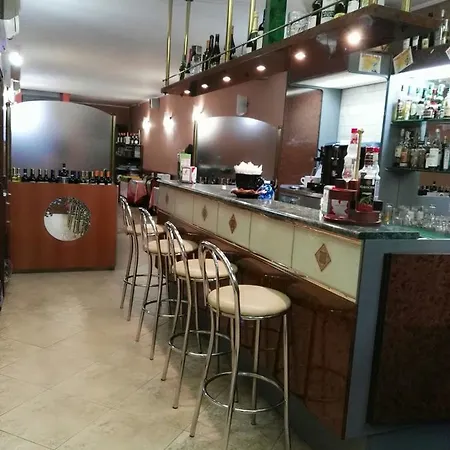 Modena מלון